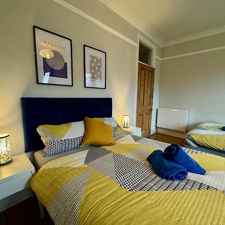 Large Citycentre Townhouse & Hot Tub, Pool Table And Offroad Parking Cardiff Eksteriør bilde
