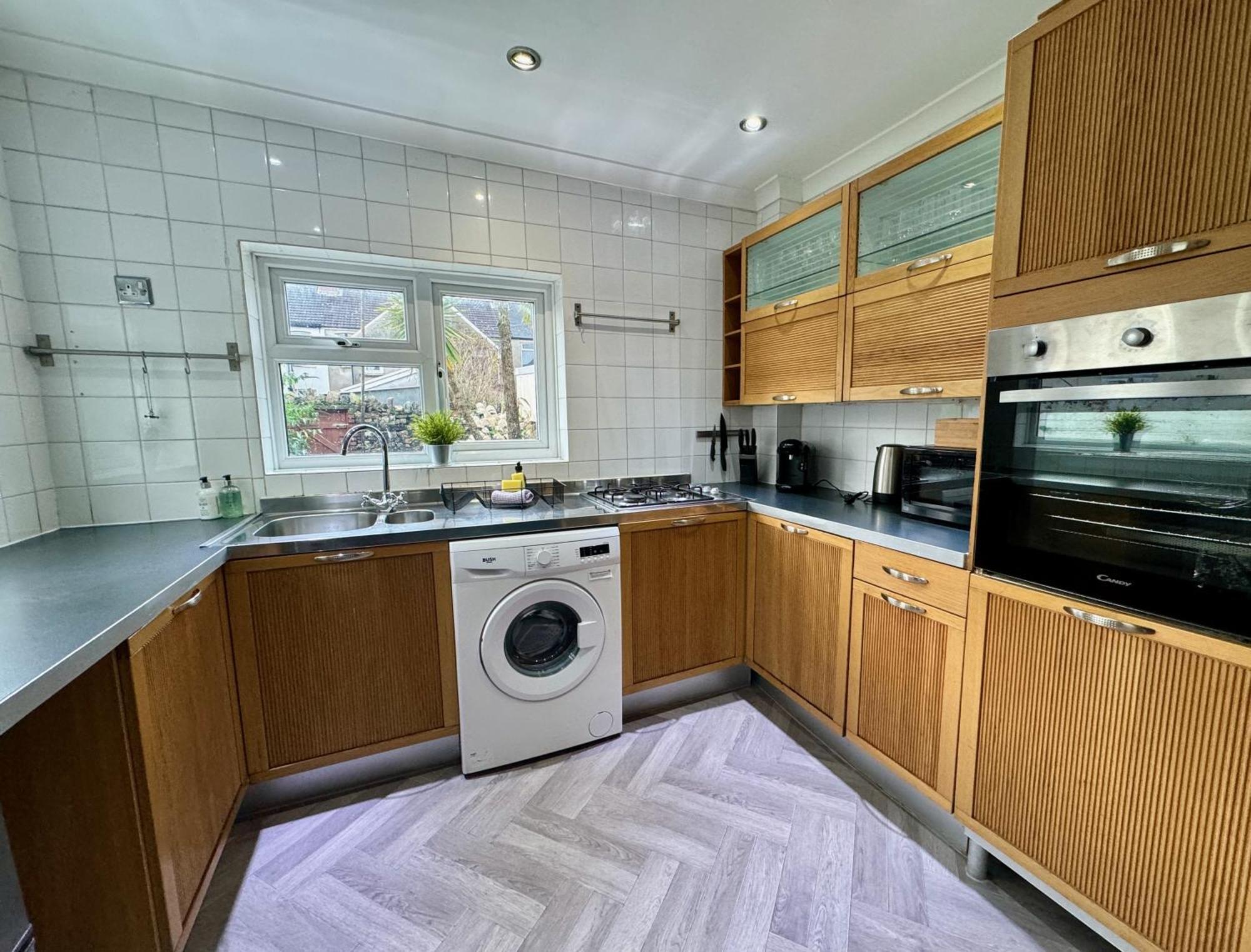 Large Citycentre Townhouse & Hot Tub, Pool Table And Offroad Parking Cardiff Eksteriør bilde